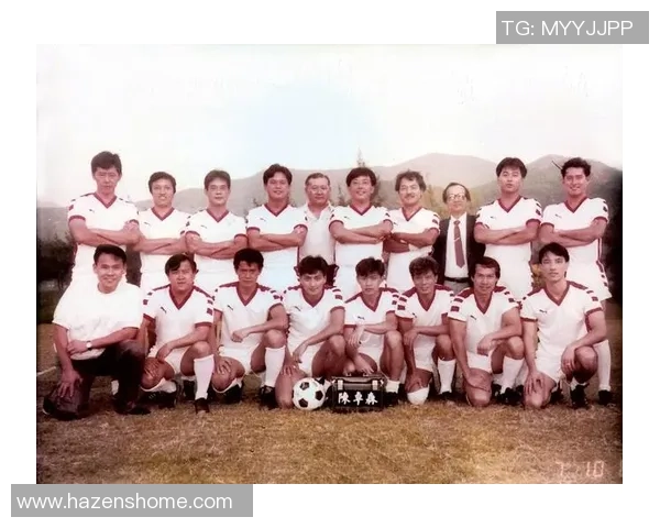 足球明星们在沙滩上的精彩瞬间尽显魅力与风采的照片集锦